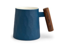 Becher Blu mit Holzgriff, 0,4 l, 2fach sortiert,