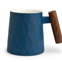 Becher „Blu“ mit Rosenholzgriff, 0,4 l, 2fach sortiert, Porzellan