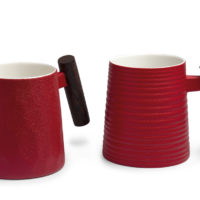 Becher „Rouge“ mit Rosenholzgriff, 0,4 l, 2fach sortiert, Porzellan