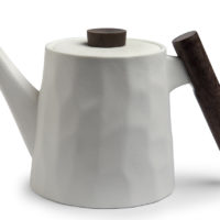 Teekanne „Blanca“ mit Rosenholzgriff, 1,2 l, Porzellan